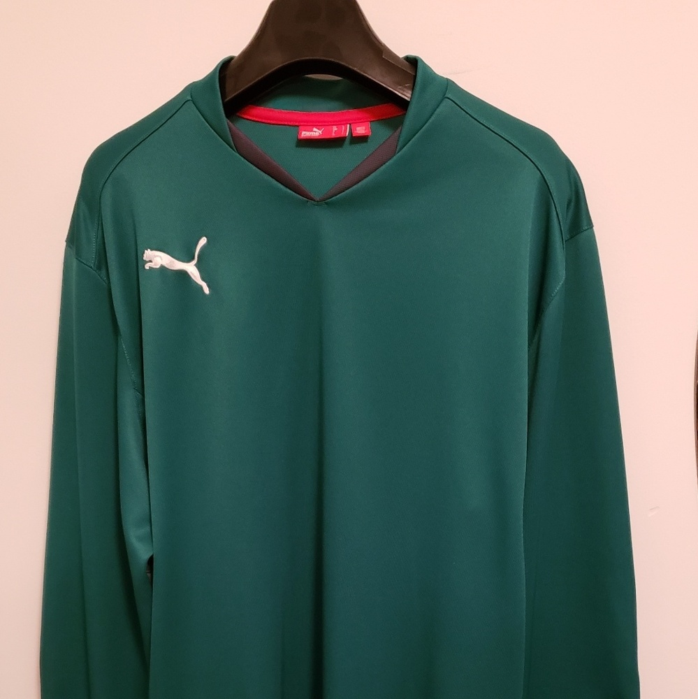 Puma Mens  Vneck Performance Pullover Shirt